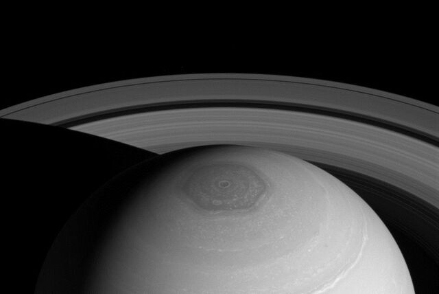 Datei:Saturn-NorthPolarHexag.jpg