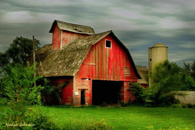File:Redbarn.jpg