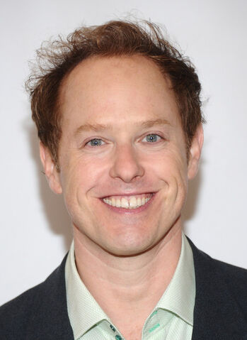 File:Raphael Sbarge.jpg