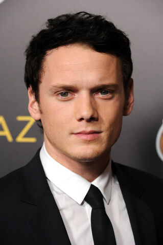 File:Yelchin.jpg