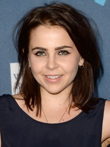 File:Mae Whitman.jpg