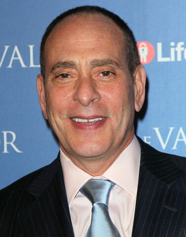 File:Nestor Serrano.jpg