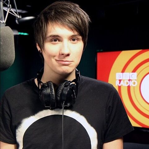 File:Dan-dan-howell-35105658-500-500.jpg