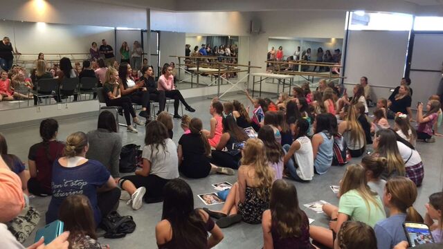 File:629 Girls at M&G.jpg