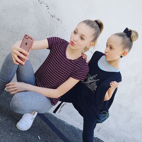 File:717 Brynn and Lilliana.jpg