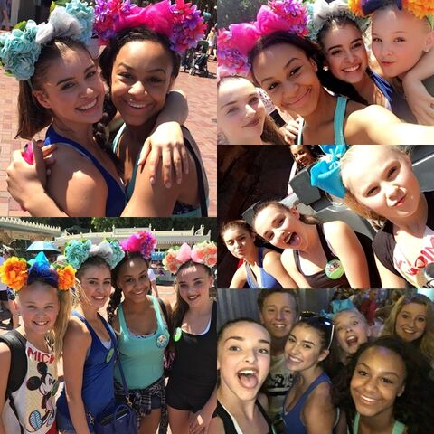 File:632 Girls at Disneyland.jpg