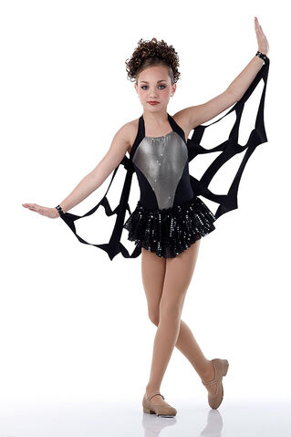 File:Cicci Maddie fright-night-web-cape.jpg