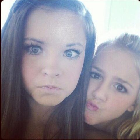 File:Brooke and Chloe.jpg
