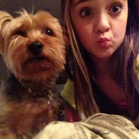 File:Kaycee and dog 2014-04-01.jpg