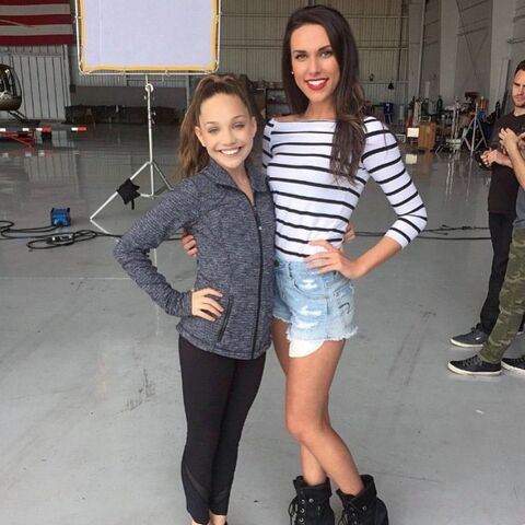 File:Maddie with Charlotte 2015-02-01.jpg