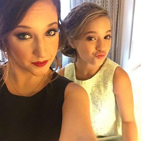 File:Gia and Mackenzie - 2015-07-12.jpg