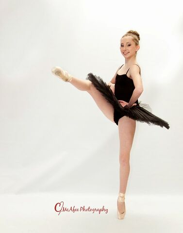 File:Chloe Smith ccmcafeephotography 02a.jpg