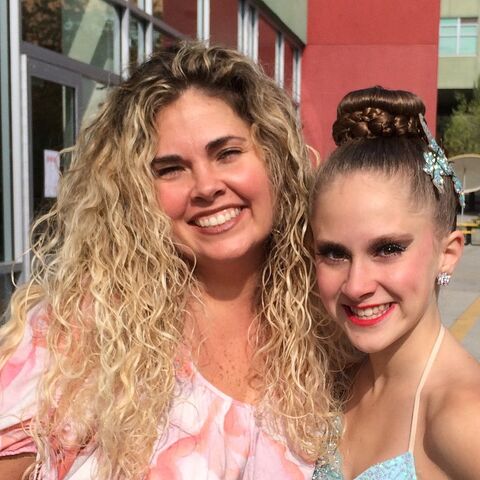 File:506 haley and melanie.jpg