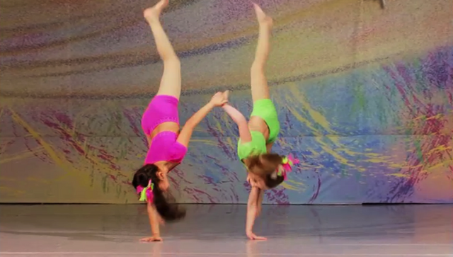 File:Vivi & Mackenzie 2.png