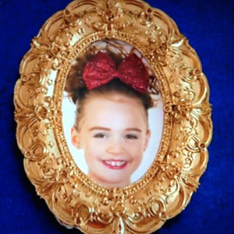 File:S2 Headshot Chloe.jpg