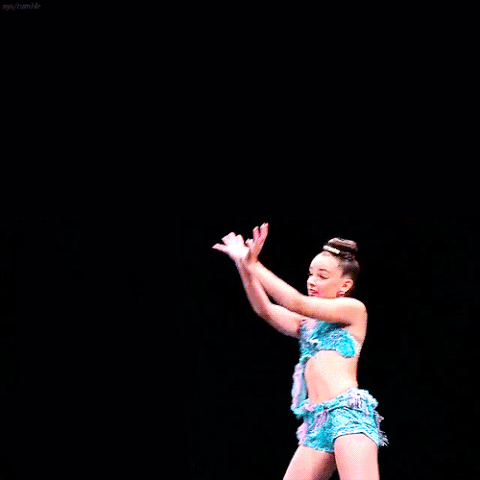 File:431 Kendall My Name In Lights 1.gif
