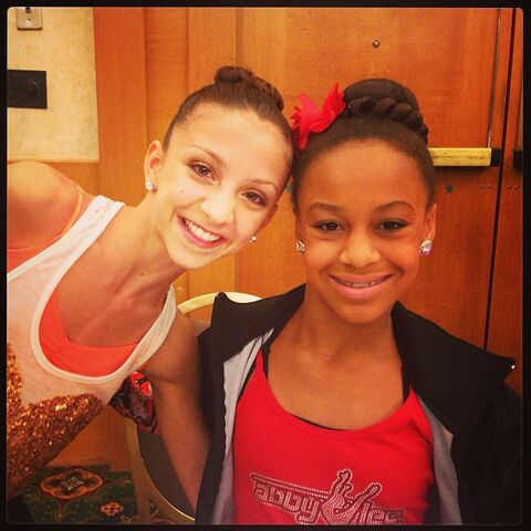 File:Tessa and Nia 2013-07-21.jpg