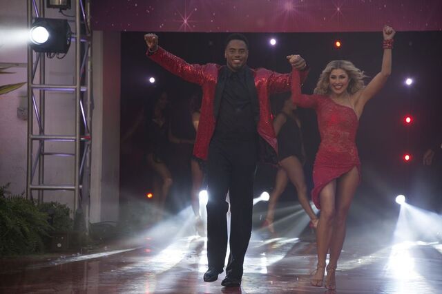 File:Rashad and Emma S24 Week 10 Finale Night 2 1.jpg