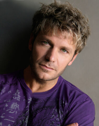 File:Vic Mignogna.jpg
