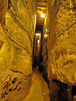 KotelTunnels28.jpg