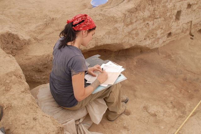 File:Archaeologist.jpg