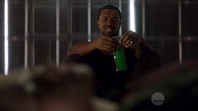 File:S01e01 371.jpg