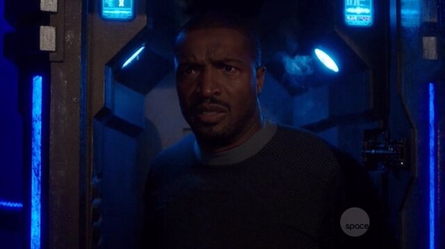 File:S01e01 61.jpg