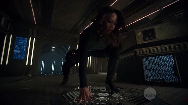 File:S01e01 335.jpg