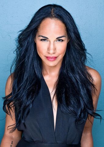 File:Amanda Brugel2.jpg