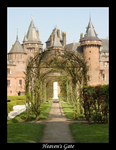 File:Heaven castle.jpg