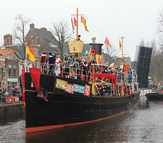 Bestand:Pakjesboot 12.jpg