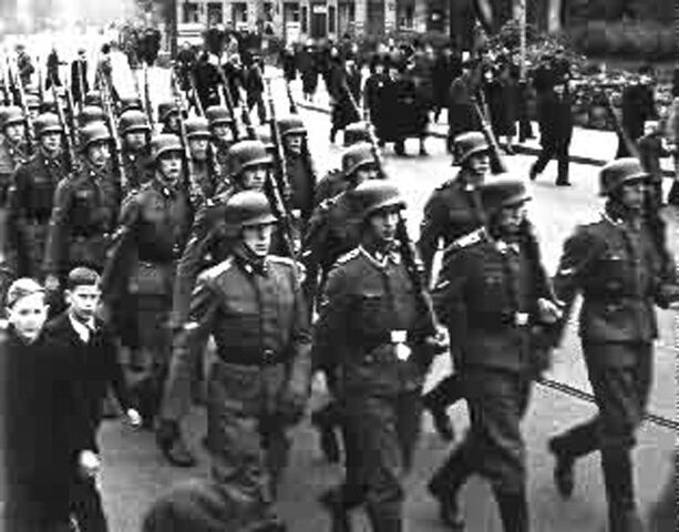 File:Latvianwaffen ss marchRiga.jpg