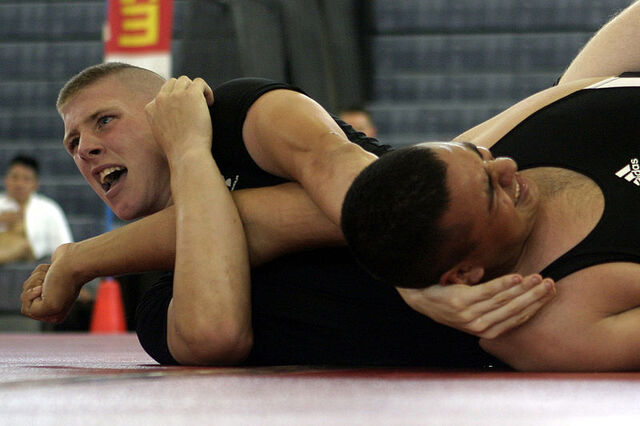 File:800px-Submission wrestling.jpg