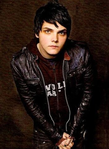 File:Gerard Way.jpg