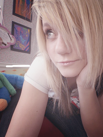 File:Tumblr lcff2wth381qeegx8o1 500.png