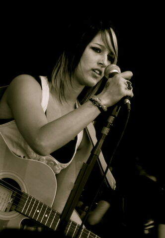 File:Cassadee-pope-hey-monday--large-msg-126137013587.jpeg