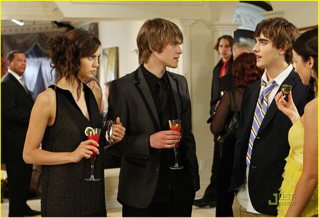 File:Degrassi-season-nine-premiere-05.jpg