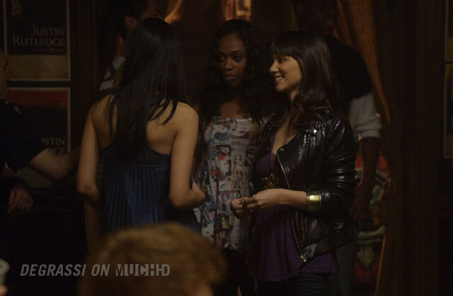 File:Degrassi-lookbook-1117-msoh.jpg