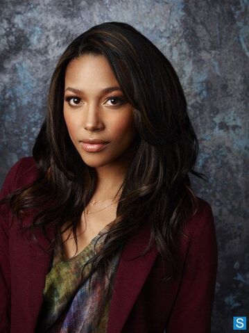 File:Twisted-Season-1-Cast-Promotional-Photos-twisted-abc-family-34207862-445-594.jpg
