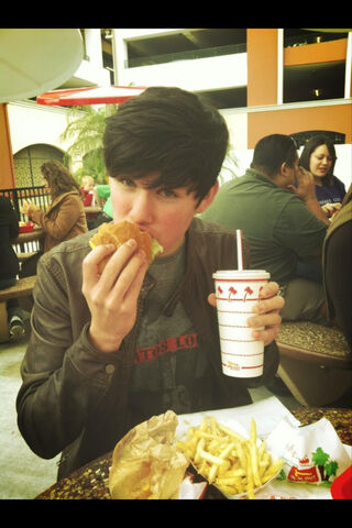 File:Tumblr mez30extum1ql7b4ko1 500.jpg