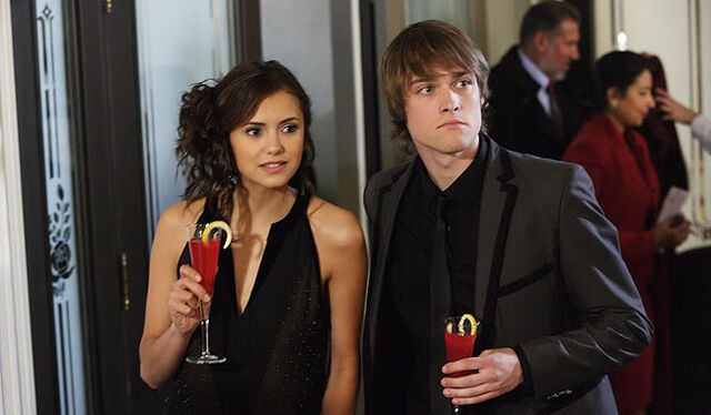 File:Paige and manny20.jpg