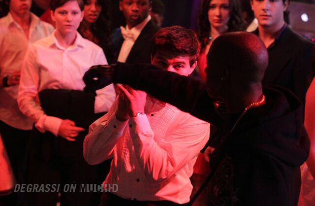 File:Degrassi-episode-1129-04.jpg