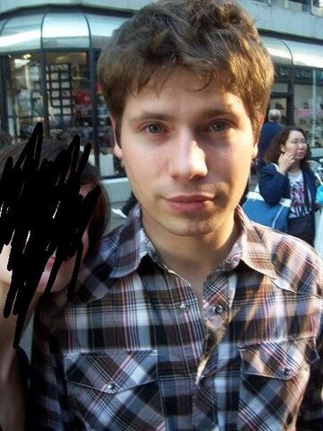 File:Mikeblurred.jpg