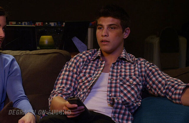 File:Degrassi-lookbook-1113-drew.jpg