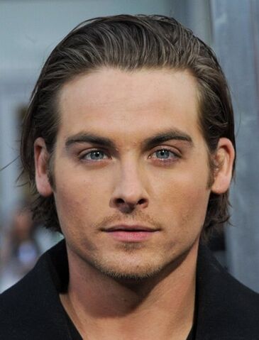 File:Kevin-zegers-20100429-574298.jpg