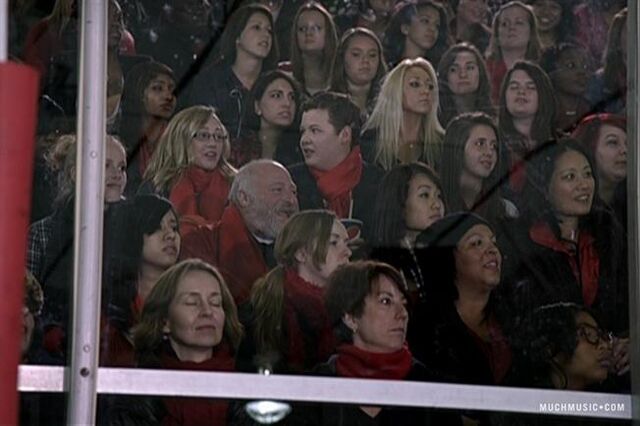 File:Crowd12.jpg