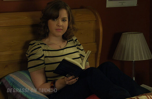 File:Degrassi-lookbook-1136-clare1.jpg