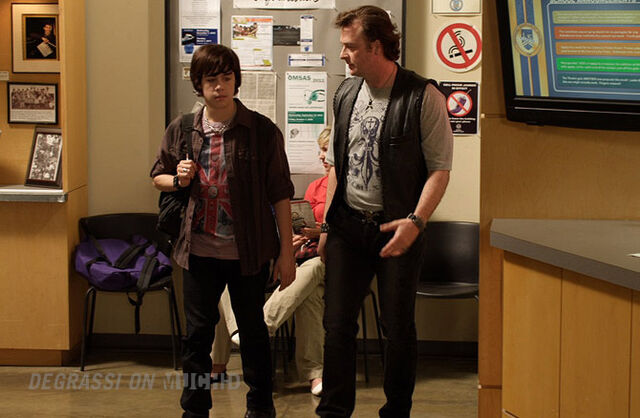 File:Degrassi-lookbook-1121-eli2.jpg