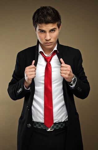 File:Luke Bilyk.jpg