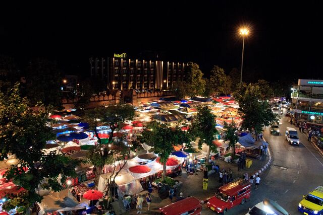 File:Chiang-mai-market.jpg